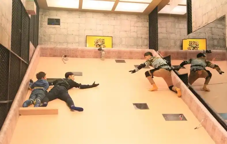 《疯狂的麦咭》作为一档明星亲子益智历险闯关节目,在每一个密室都