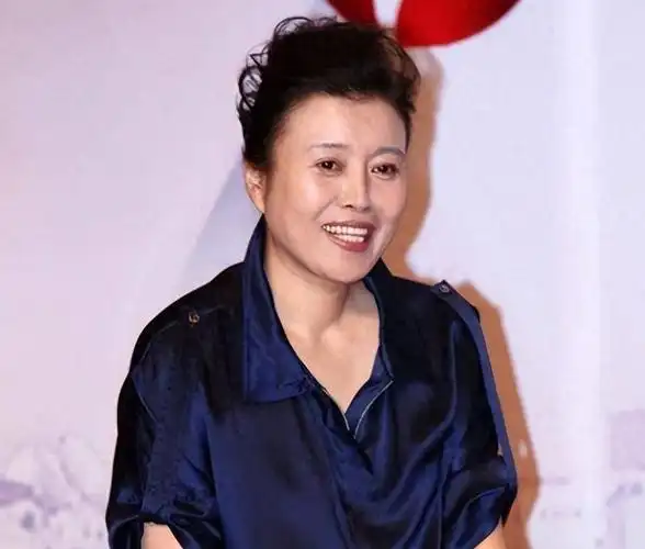 丁嘉丽看有色录像沉迷男女之事管不住下半身终铸成大错