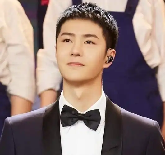 男明星帅不帅看寸头?王一博被嘲"土肥圆",朱一龙撞脸梁朝伟