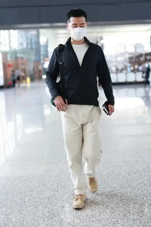 赌王千金被爆结婚新郎是窦骁?男友否认后首露面,一身肌肉好霸气