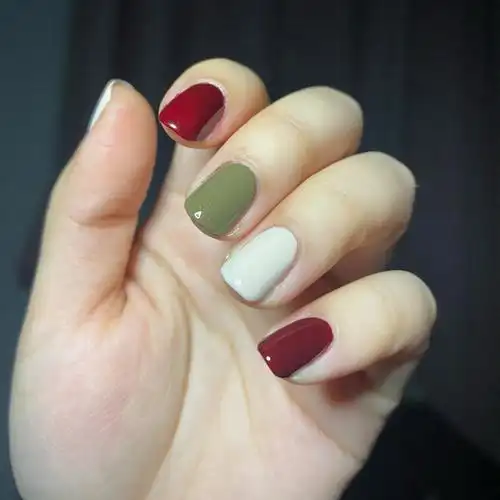 简简单单纯色指甲油圣诞配色