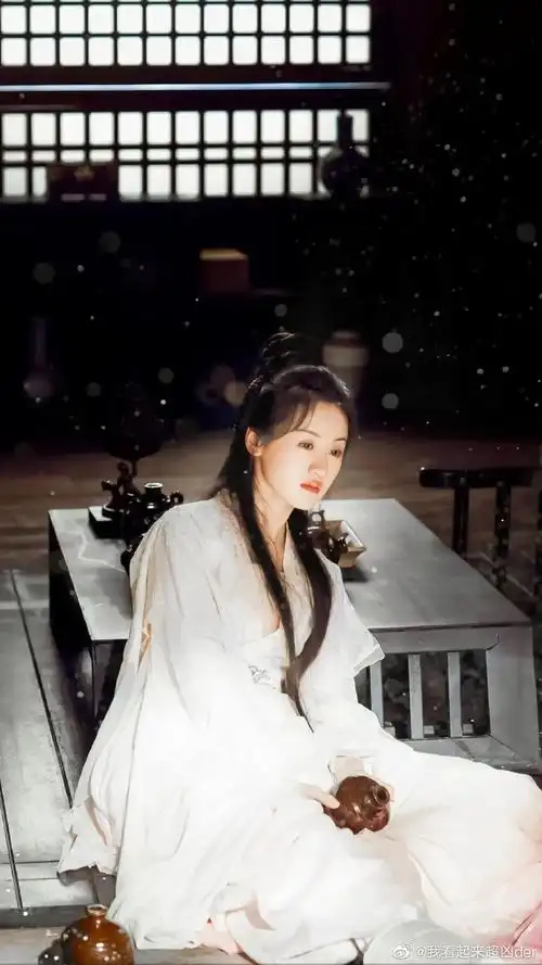 琉璃上星盘点琉璃中袁冰妍褚璇玑衣服