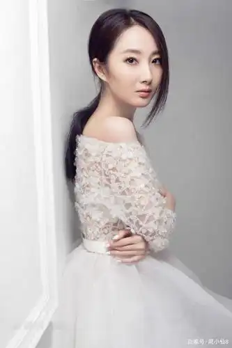 明星程媛媛,娱乐圈影视演员,美丽纯真,被誉为"催泪天使"