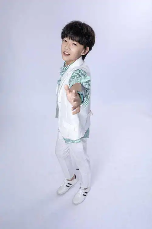 《中国新声代5》今日开播,零零后唱响时代最纯音!