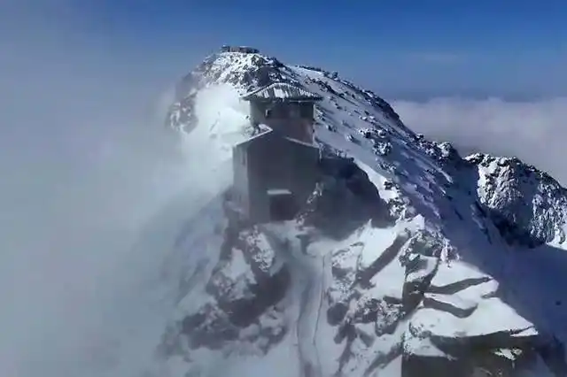 世界上最孤绝最险峻的哨所(詹娘舍哨所)