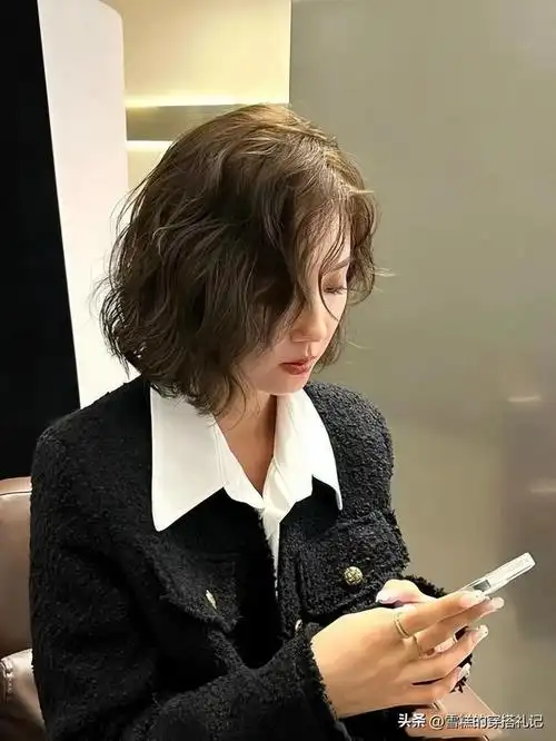 不得不说这是最适合40岁女人的发型齐耳卷发瞧宋慧乔有多美