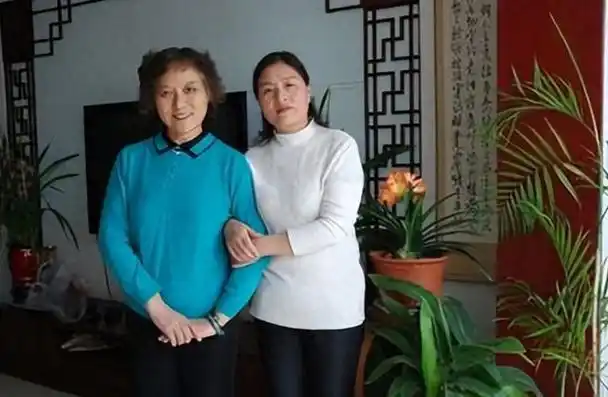 大哥结婚父母让我给10万,老婆不同意,听到父母对话我给20万|新婚|张磊