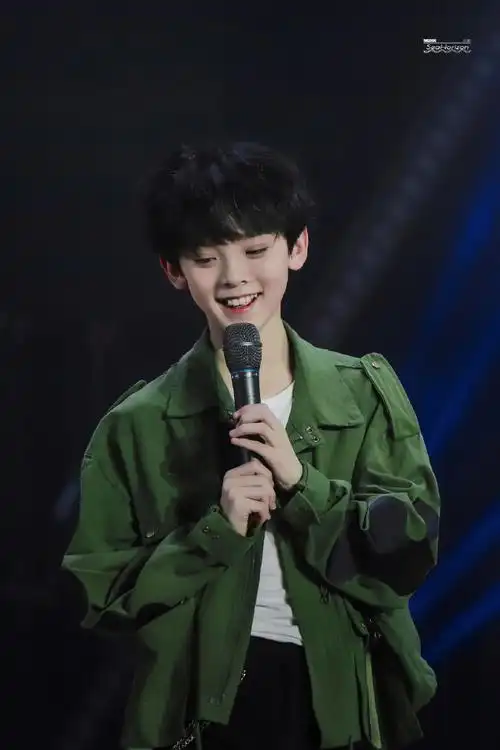 左航 混血感美颜rap担##左航 人间治愈精灵