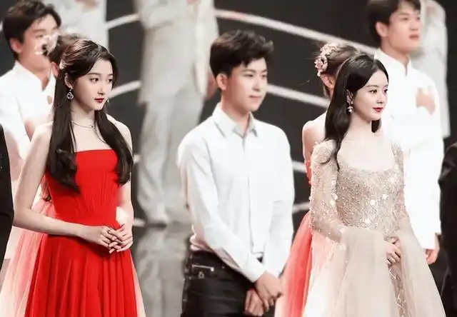 关晓彤造型师持续踩雷,这次黄圣依也翻车了|红毯|赵丽颖|女明星_网易