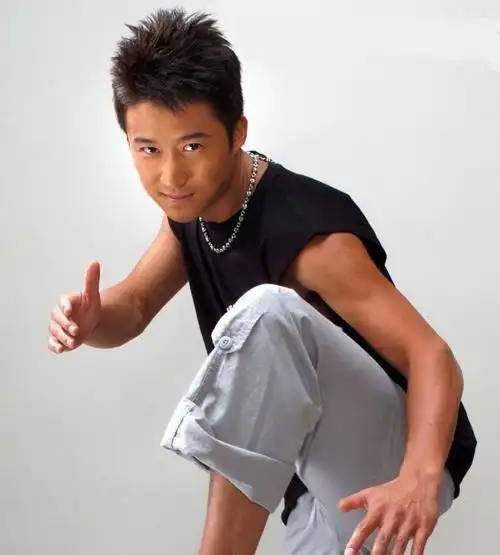 男神吴京:劲爆的肌肉