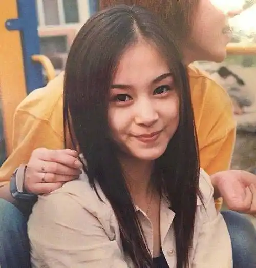 官宣恋情,男主角却不是王朔,王赴美挽回前妻被拒绝_沈旭佳_女儿_男士