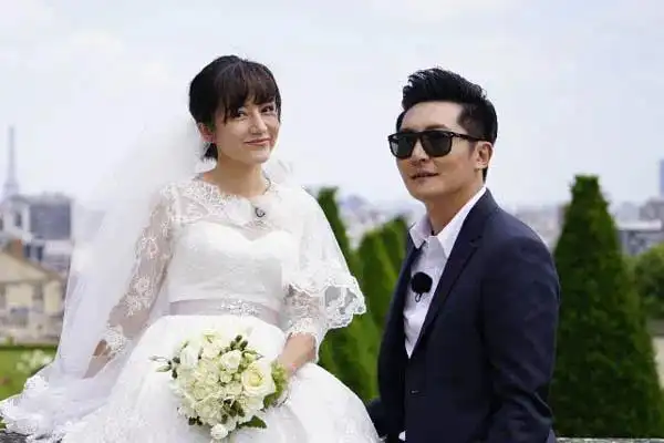 郭京飞与妻子鲍莉是"闪婚"