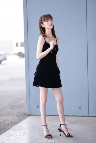 美女主持人张纯烨迷人写真美照好漂亮啊