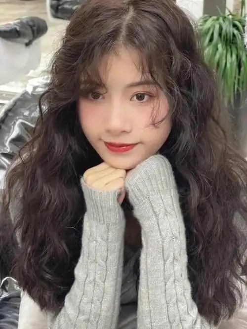 烫完刚好到胸的位置特别仙女适合18岁到30岁之