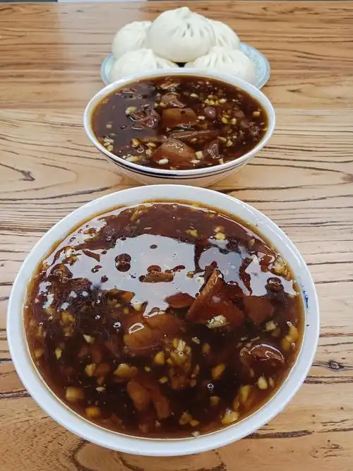 "老北京小吃十三绝"之炒肝:不用勺不用筷,托着碗底转圈喝|炒肝|小吃