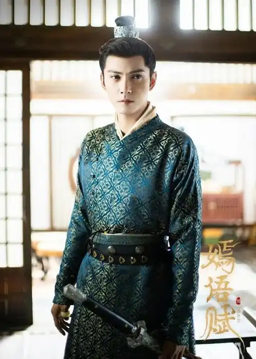 徐正溪退圈声明后现身片场#目击者透露,他当时身穿古装,手持台词本