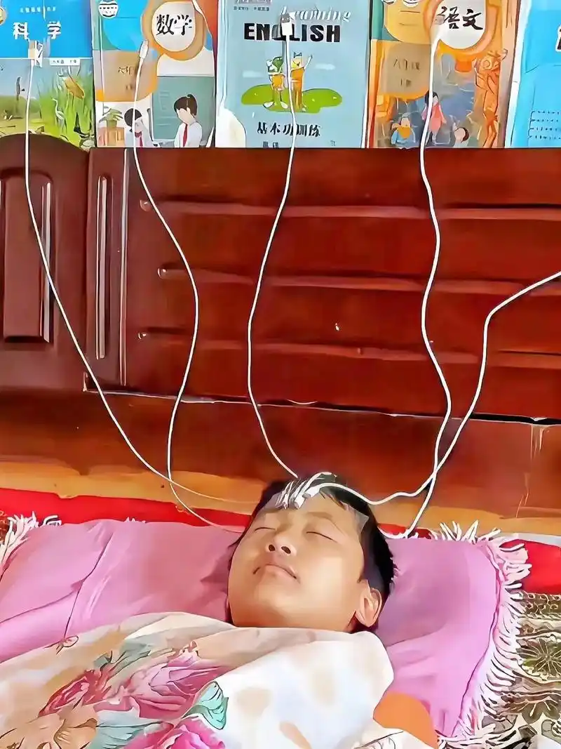 "你再玩,我就把你手机给砸了!"贝贝爸爸一把夺过手机,孩子的 - 抖音