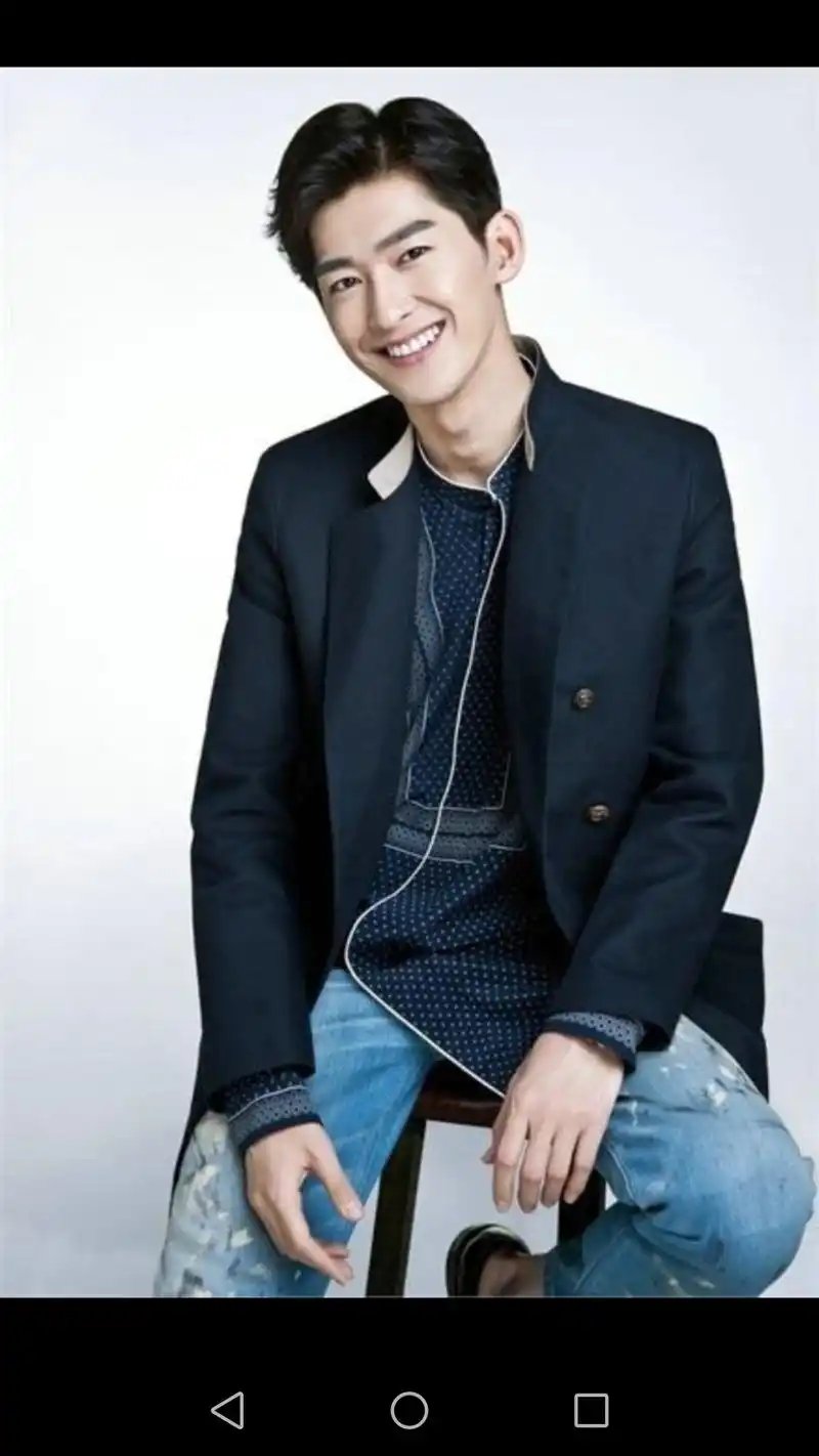 张翰的笑太阳光了