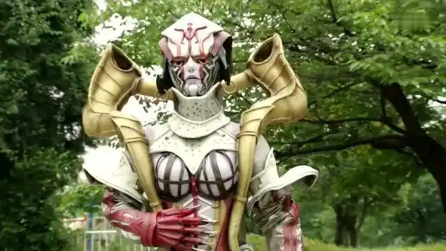 假面骑士drive:medic领悟了爱的真谛!她终于进入了超进化体状态