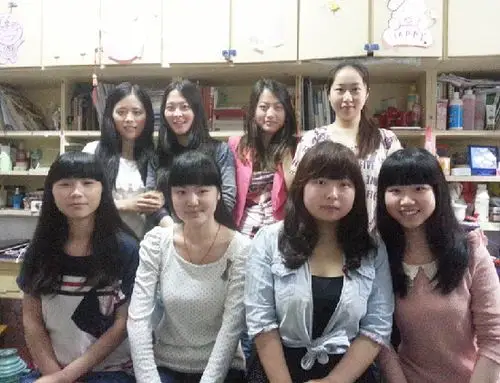 新华网安徽频道安师大现明星宿舍八女生齐上研究生