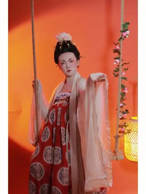 七夕簪花仕女图仿妆