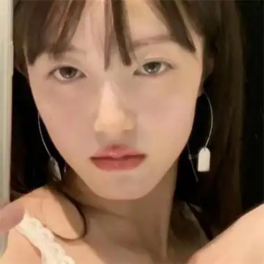 抖音网红头像女流行酷拽女生头像 好看的单人女头像真人帅气