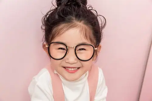 灿烂的笑容,萌翻了!