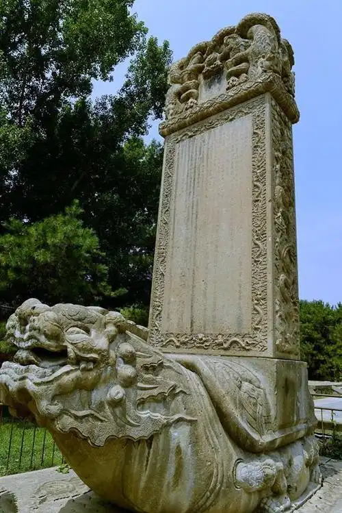 你知道石碑上的动物是什么吗