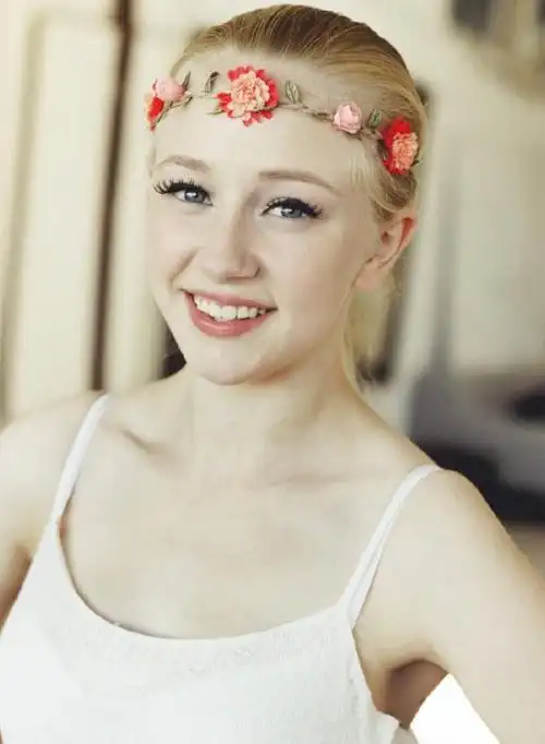 14岁就拥有"神颜"的女生,究竟长什么样?能被称为"丹麦天使"