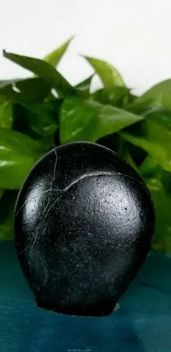 【白纹线】乌金黄蜡石 【产地】江西鹰潭--信江原产地--纯天然原石