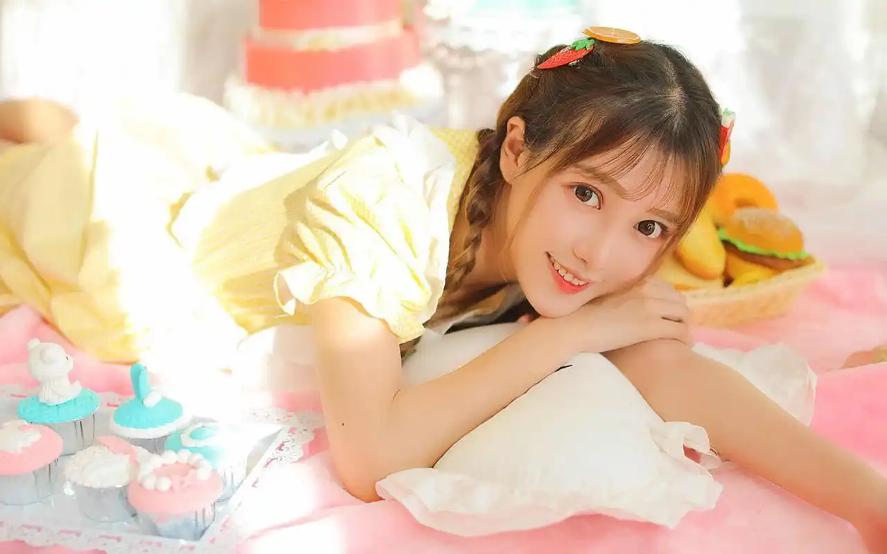 女仆装美少女可爱俏皮写真图片桌面壁纸