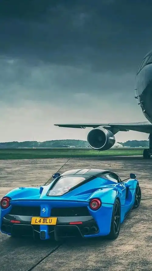 1,超霸气跑车壁纸:「顶级绝美汽车跑车屏保壁纸」炫酷带感,霸气奢华