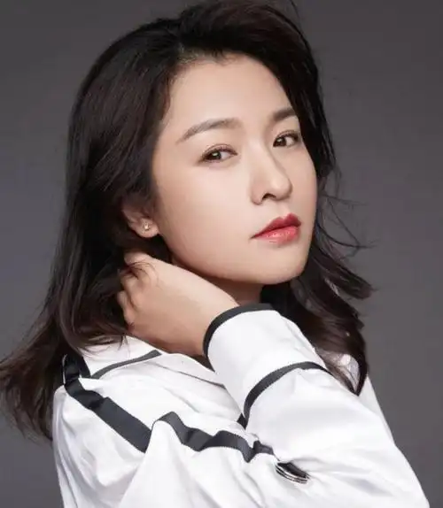 回顾演员魏小军40岁走红45岁消失如今新身份露面惊艳众人