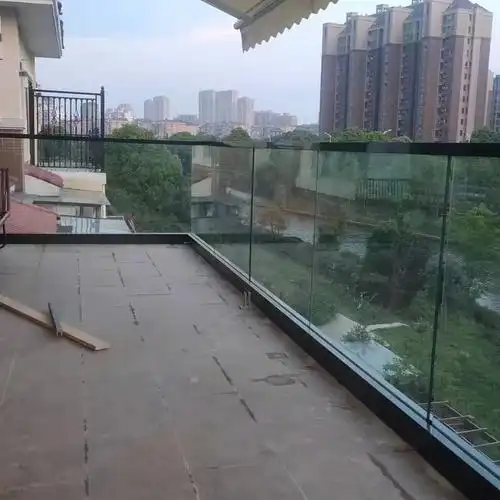 玻璃扶手阳台无框楼梯轨道地槽护栏景观栏杆楼梯立柱