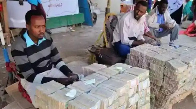 委内瑞拉通胀率近3000%,都是百万富翁,一月工资却买不起两斤肉