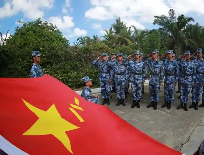 军旗飘扬见忠诚"重温军人誓词活动南部战区总医院南部战区总医院卫勤