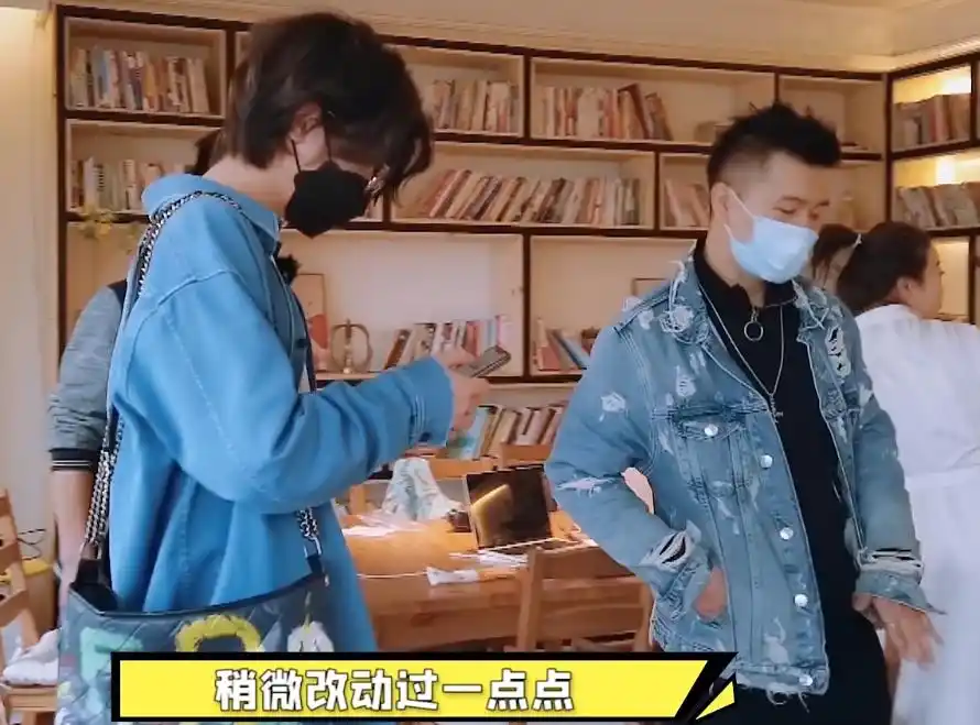 原创黄明昊被私生饭跟拍租房又遇中介套路还得管妈妈要钱