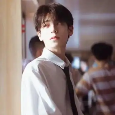 温柔暖男阳光帅气的男头 高端有气质耐看的优质男头合集_男生头像_美