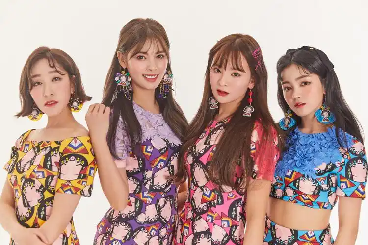 东方少女组合上海媒体见面会 火力全开实力圈粉