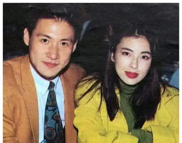 罗美薇有非常严重的洁癖一般人无法忍受但张学友却爱了她34年