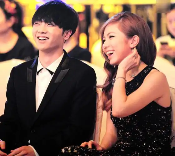 邓紫棋内涵华晨宇整容?67王浩信陈自瑶离婚?范丞丞和乐华和平分手?