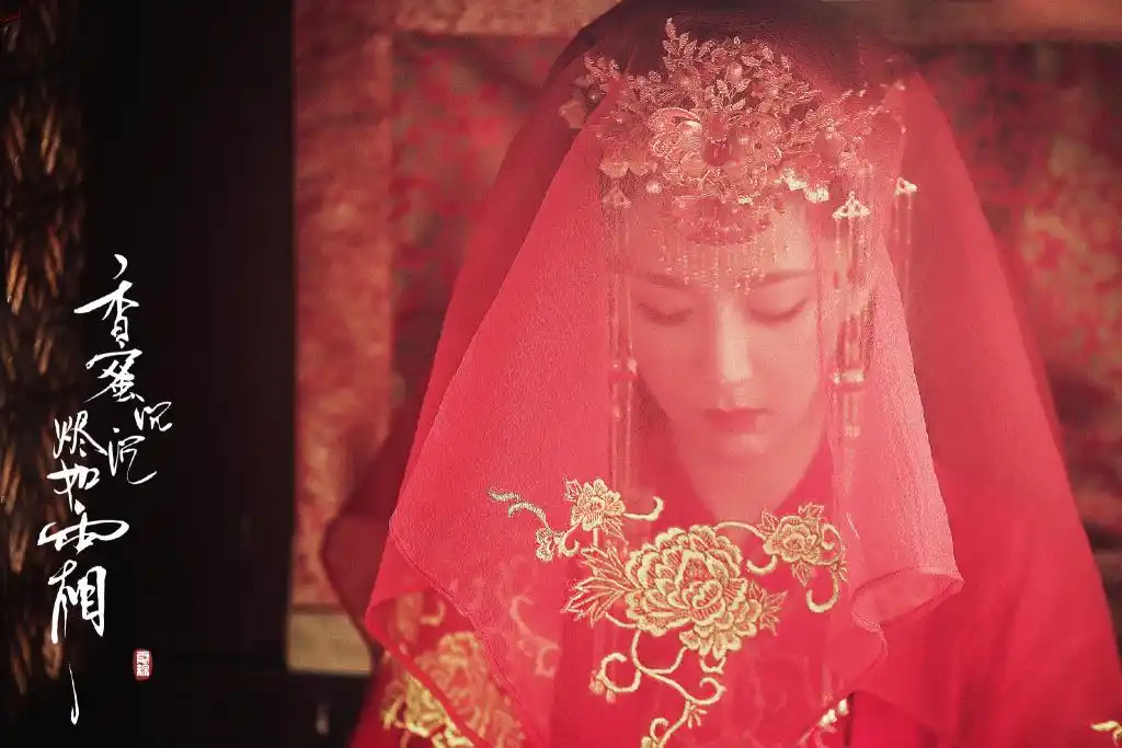 香蜜圆满收官,杨紫和邓伦互动,三个字暴露了真实的关系!