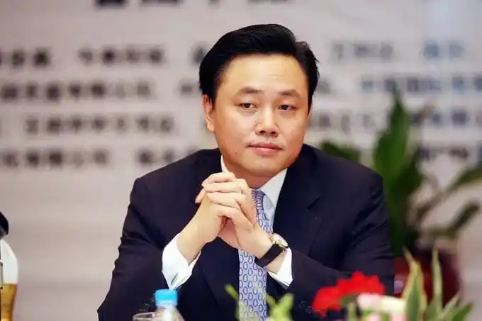 北京一中院对黄光裕依法裁定假释