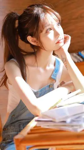 甜美可爱小姐姐居家清纯写真