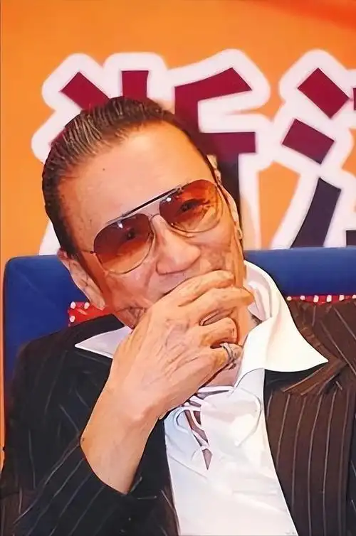 86岁谢贤再传喜讯?宝刀未老实在佩服,连儿子谢霆锋坦言自愧不如