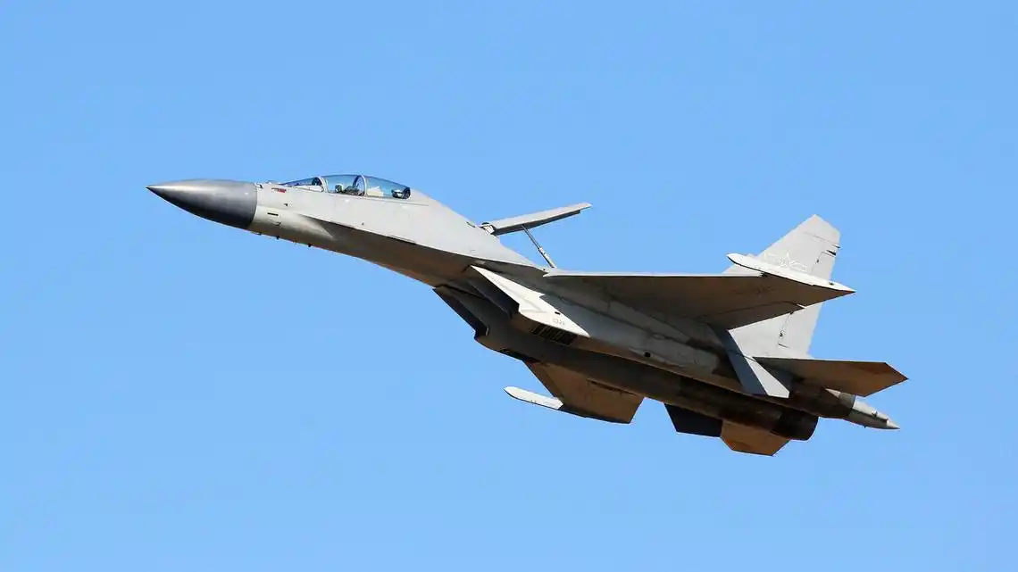 《鹰击长空》歼-16飞行表演 - 东方星 - 图虫