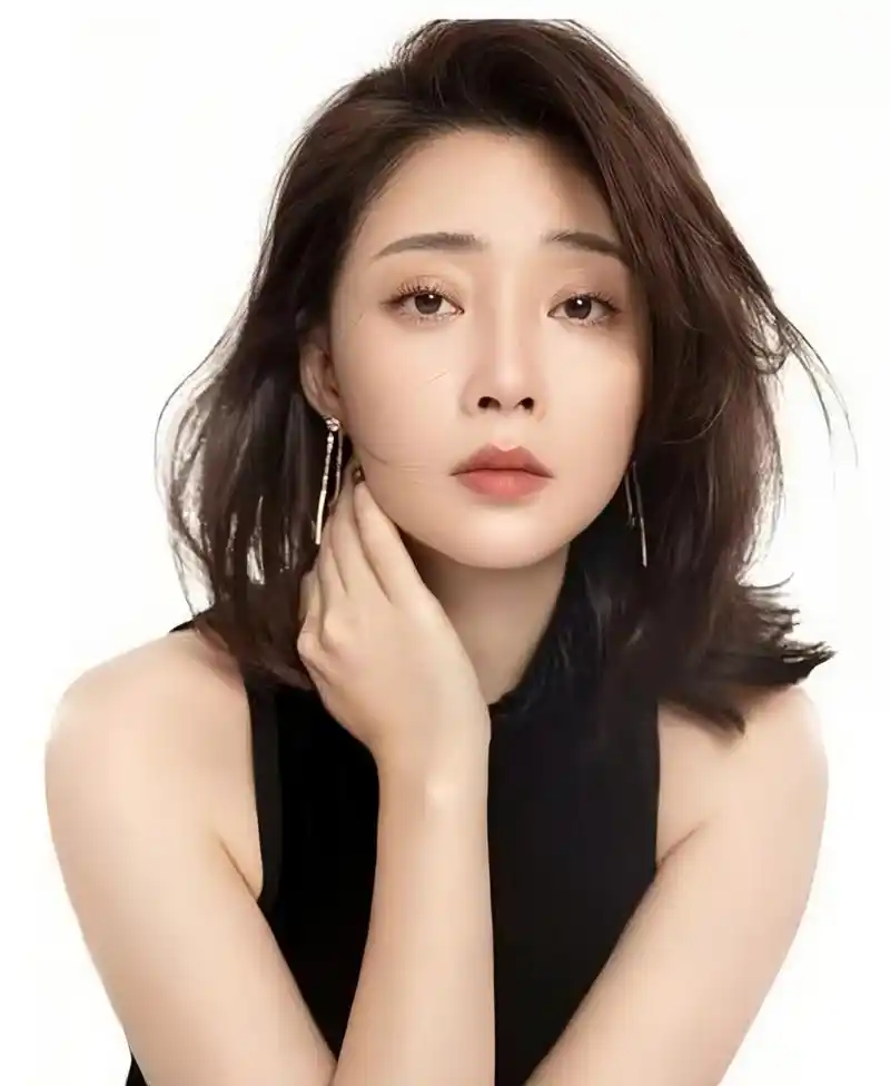 美丽大方,优雅端庄的"人间水蜜桃"——殷桃!冻龄美貌让人心动!