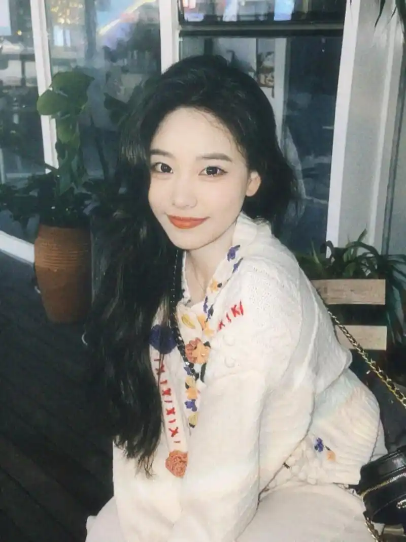 女生呐 是很难啄磨滴!#30岁女人该有的样子 #分享照片 - 抖音