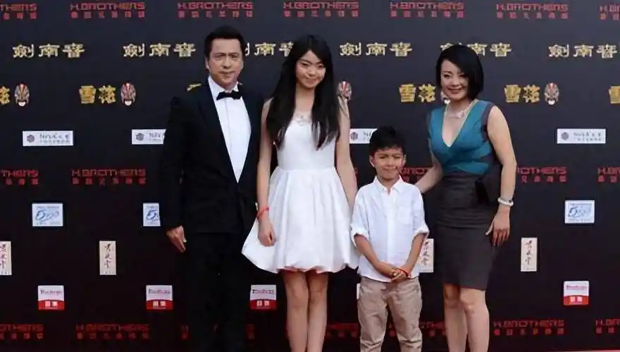 王中磊老婆看霍思燕的眼神火了!