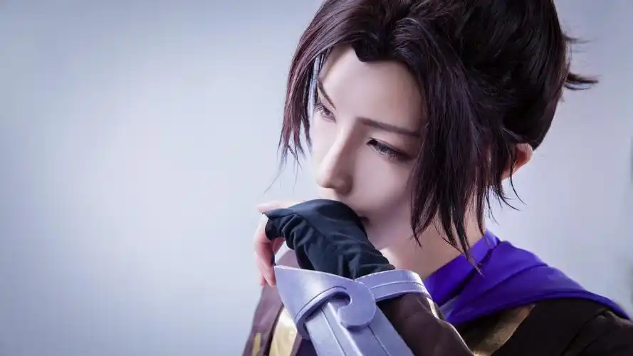 cos召集令男coser冷月